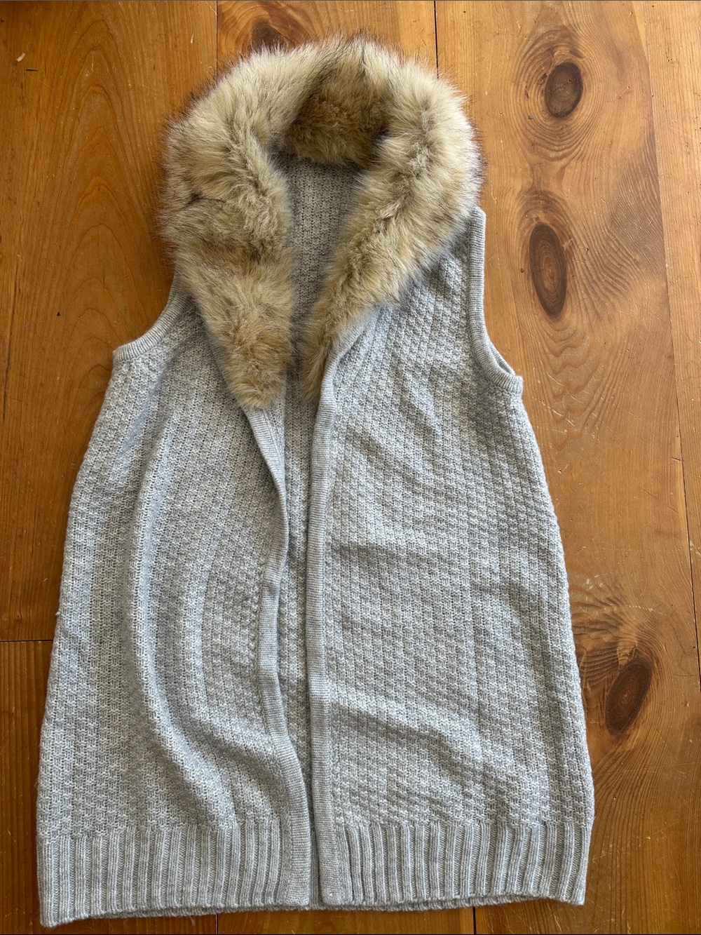 GAP Gray Knit Vest with Beige Faux Fur Collar